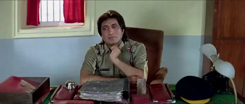 Download KhiladiHindi Full Movie WEB DL 480p [420MB] | 720p [1.3GB] | 1080p [4GB] screenshot 2