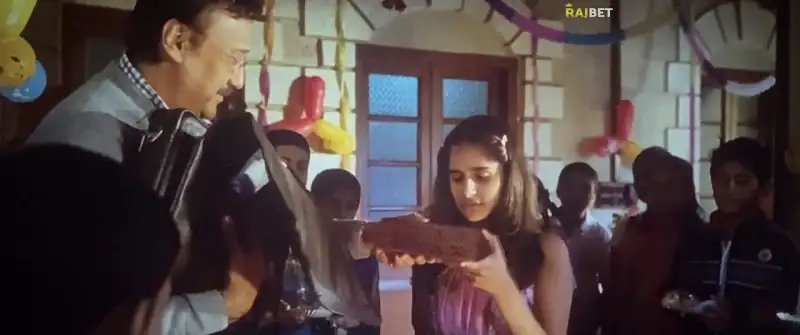 Download Life Is GoodHDCAMRip Hindi Full Movie 480p [350MB] | 720p [1.3GB] screenshot 3