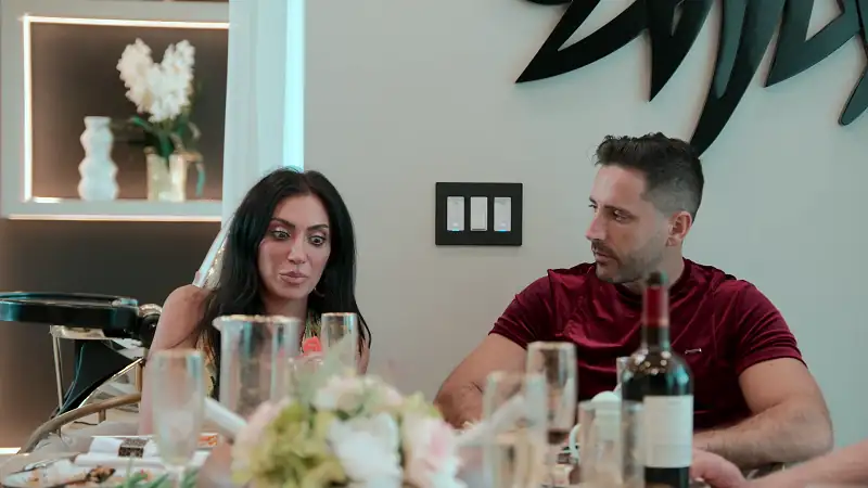 Download Members Only: Palm Beach – Season 1Dual Audio {Hindi English} NetFlix Series 480p | 720p | 1080p WEB DL screenshot 4