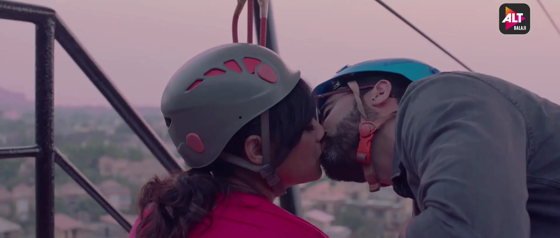 Download Hum Tum and Them Season 1Hindi ALTBalaji Complete Web Series 480p | 720p WEB DL screenshot 1