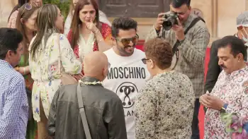 Download Hansika’s Love Shaadi Drama (Season 1) [S01E06 Added] Hindi Hotstar Specials Series 720p | 1080p WEB DL screenshot 4