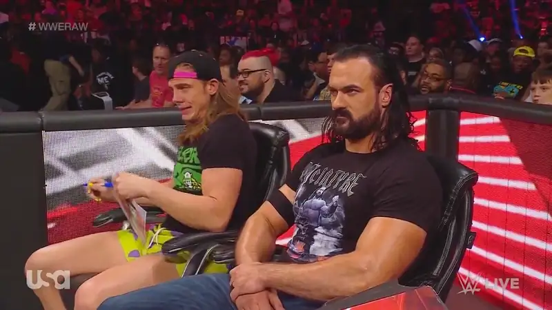 download wwe monday night raw - 28th august (2023) english full wwe show 480p [640mb] | 720p [1.3gb] hdrip