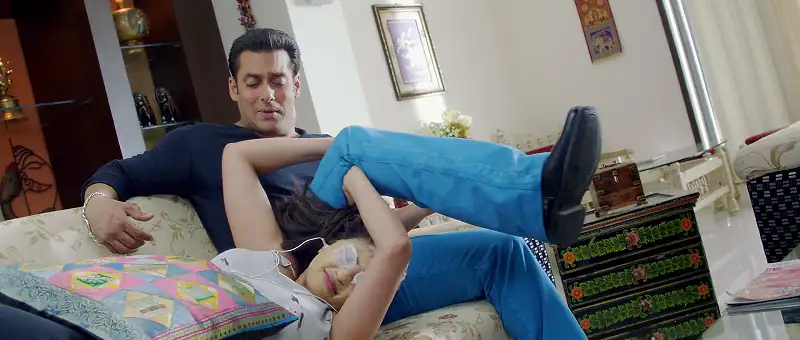 Download Jai HoBluRay Hindi Full Movie 480p [400MB] | 720p [1.2GB] | 1080p [4GB] screenshot 2