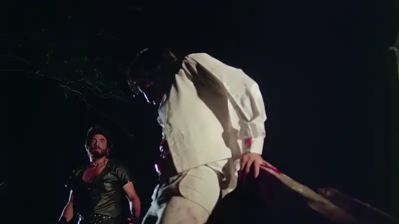 Download QaidiAMZN WEB DL Hindi Full Movie 480p [440MB] | 720p [1.4GB] | 1080p [4GB] screenshot 1