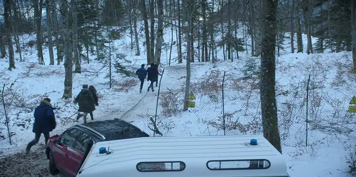 download parallels (2022) season 1 dual audio {french-english} 720p [200mb] web-dl