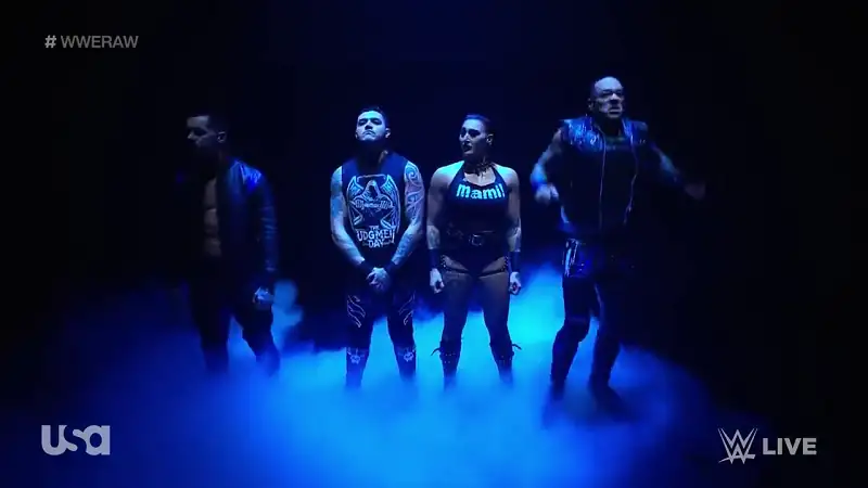 download wwe monday night raw - 12th december 2022 english full wwe show 480p [650mb] | 720p [1.2gb] hdrip