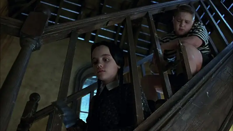 download addams family values (1993) bluray dual audio {hindi-english} 480p [530mb] | 720p [1.1gb] | 1080p [2gb]