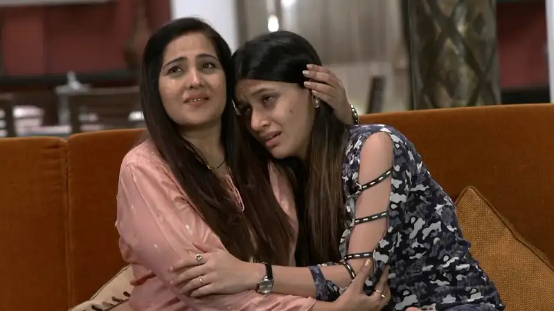 Download NRI HaadsaSeason 1 Hindi Complete Voot Originals WEB Series 480p | 720p HDRip screenshot 2