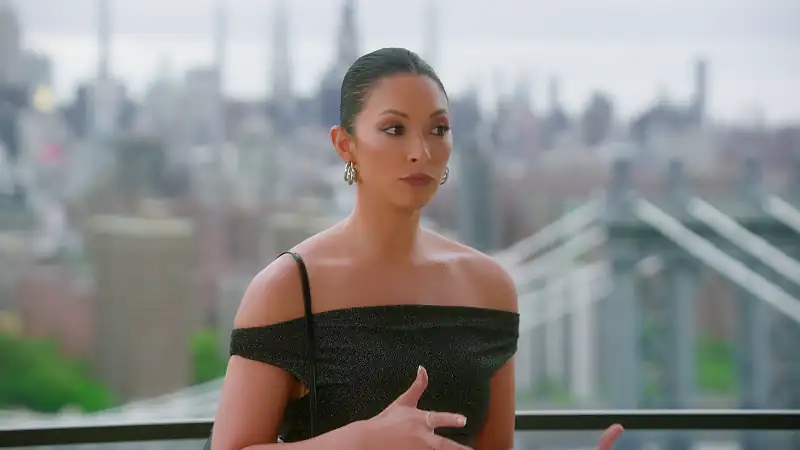 download selling the city - netflix original (season 1) dual audio {hindi-english} web-series - 480p | 720p | 1080p web-dl