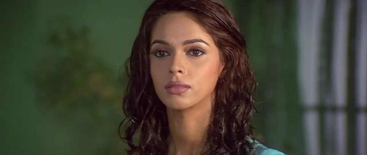 Download MurderHindi Movie WEB DL 480p [400MB] | 720p [1GB] | 1080p [3.5GB] screenshot 1