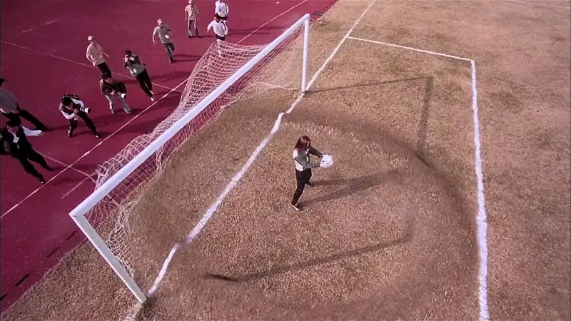 Download Shaolin SoccerDual Audio {Hindi English} 480p [350MB] | 720p [1GB] | 1080p [1.6GB] screenshot 4