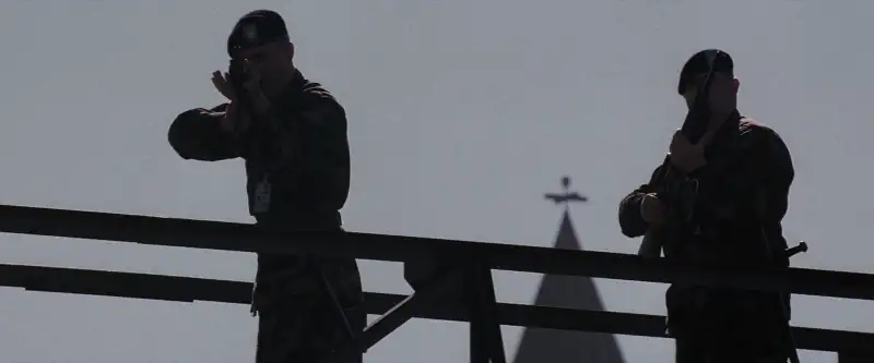 Download The Last CastleDual Audio {Hindi English} 480p [400MB] | 720p [1.3GB] | 1080p [2.5GB] screenshot 5