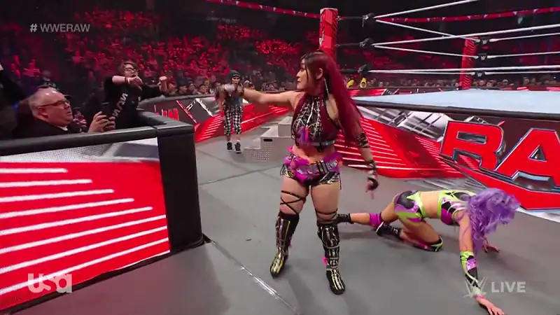 Download WWE Monday Night Raw – 30th JanuaryEnglish Full WWE Show 480p [400MB] | 720p [1.2GB] HDRip screenshot 1