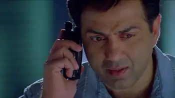 Download LakeerHindi Full Movie WEB DL 480p [430MB] | 720p [1.3GB] | 1080p [4.2GB] screenshot 4