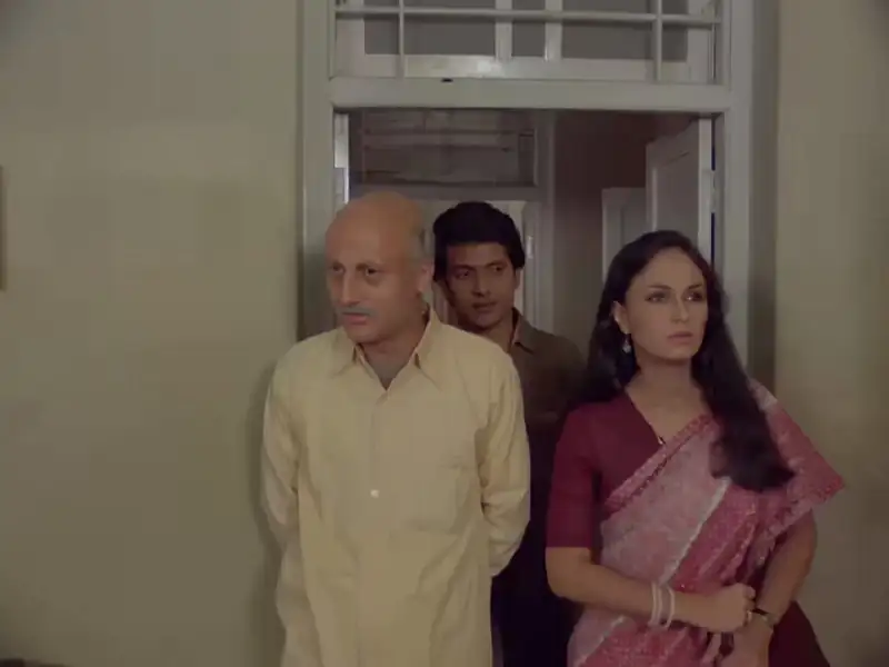 Download SaaranshHindi Full Movie WEB DL 480p [370MB] | 720p [1.2GB] | 1080p [3.6GB] screenshot 2