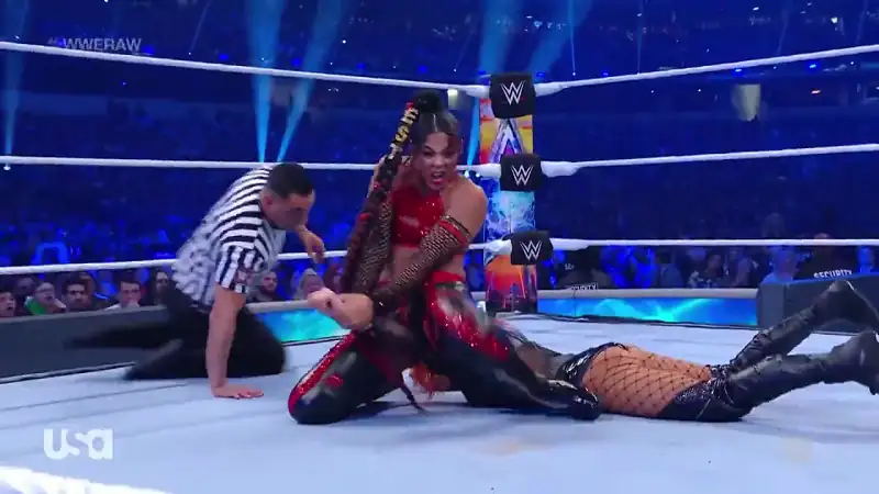 download wwe monday night raw - 26th december 2022 english full wwe show 480p [650mb] | 720p [1.2gb] hdrip