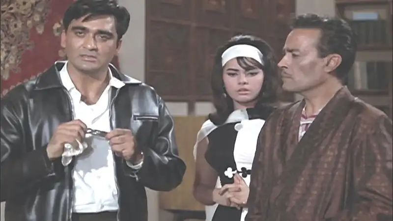 Download HamraazHindi Full Movie WEB DL 480p [450MB] | 720p [1.6GB] screenshot 4