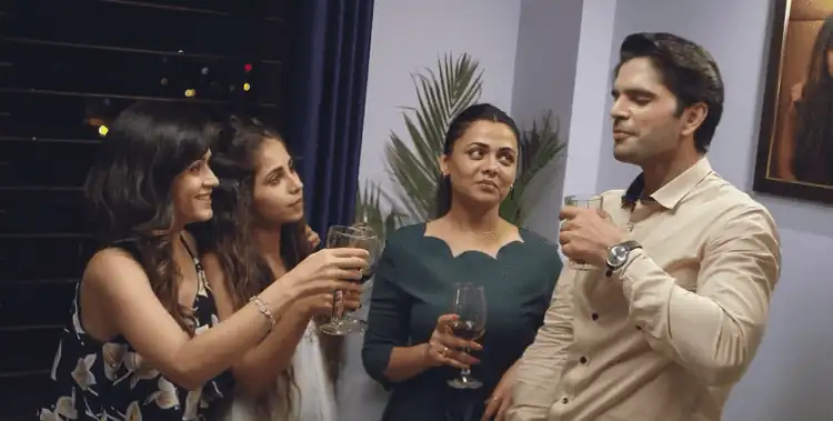 Download Glitter Season 1Hindi Complete ZEE5 Originals WEB Series 480p | 720p | 1080p HDRIp screenshot 2