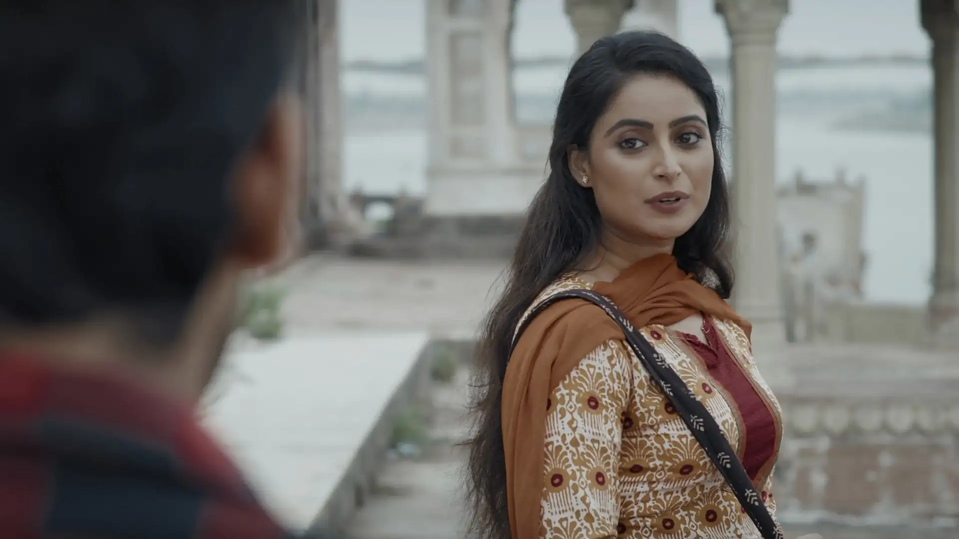 download madhuri talkies (2020) season 1 hindi complete mx originals web series 480p | 720p hdrip war movie scene 1