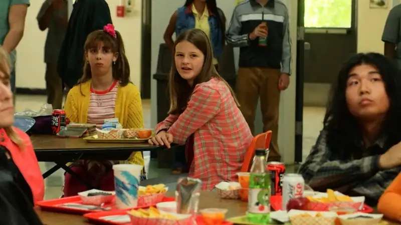 download everything sucks! (season 1) {english with subtitles} netflix series 720p web-dl [200mb]